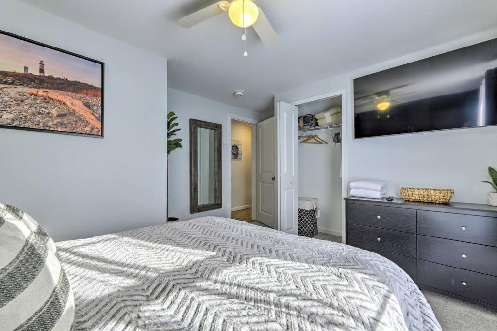 New! Updated Mystic Home W/ Sauna, Hot Tub & Deck المظهر الخارجي الصورة