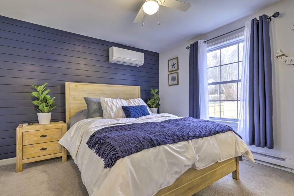 New! Updated Mystic Home W/ Sauna, Hot Tub & Deck المظهر الخارجي الصورة