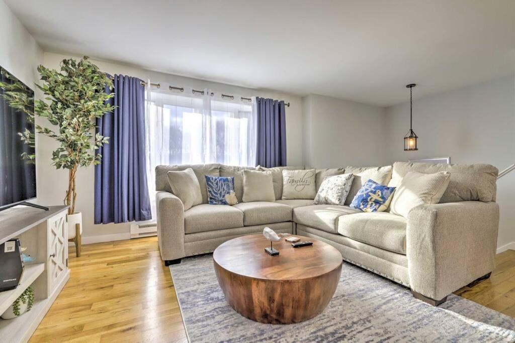 New! Updated Mystic Home W/ Sauna, Hot Tub & Deck المظهر الخارجي الصورة