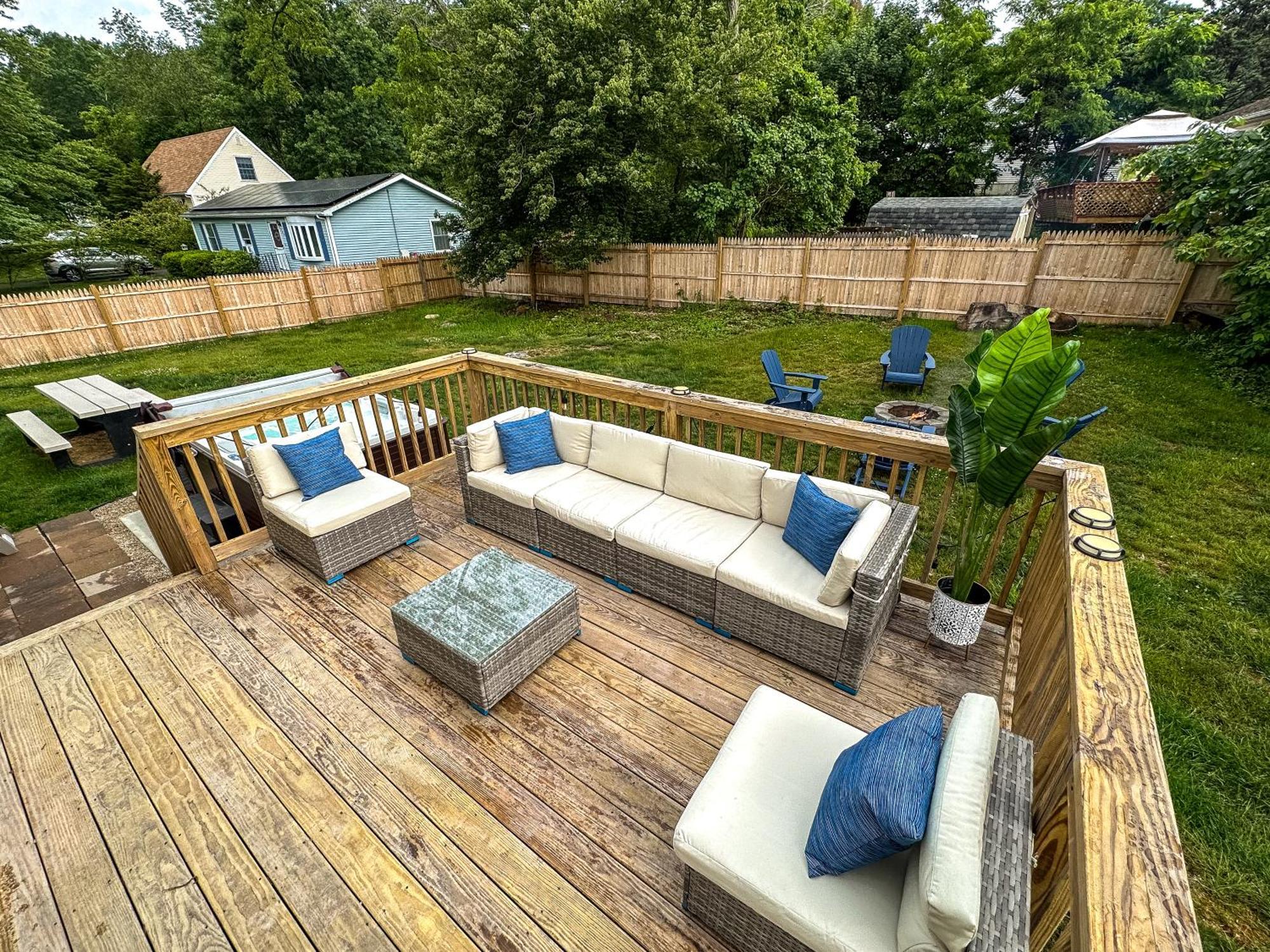 New! Updated Mystic Home W/ Sauna, Hot Tub & Deck المظهر الخارجي الصورة
